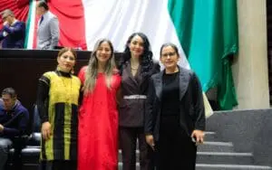 Mujeres congresistas de Chiapas posando para fotografía