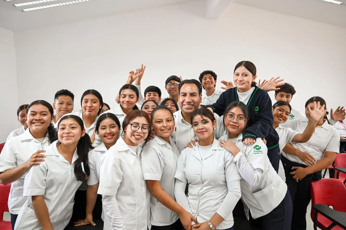 Ramírez Aguilar refuerza infraestructura educativa en Comitán