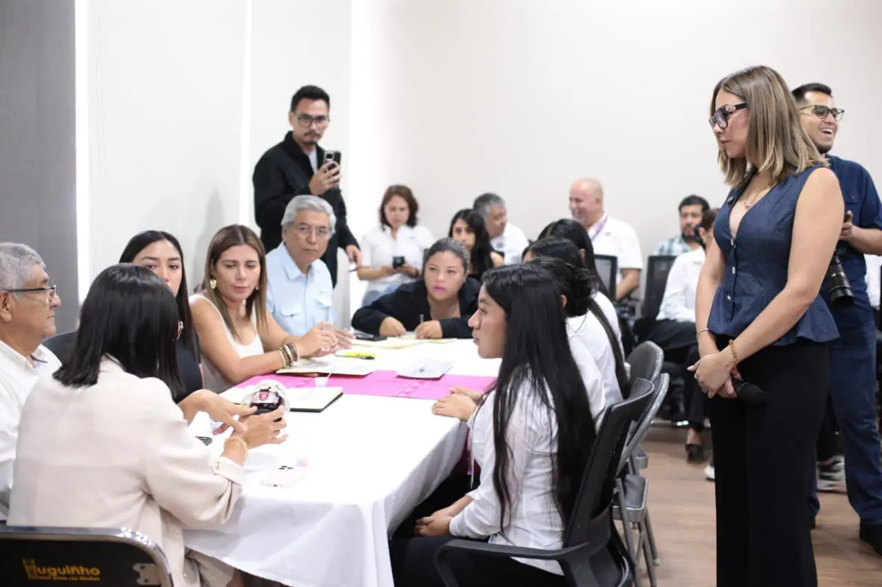 Congreso fortalece vínculo entre jóvenes,instituciones y empresas en Feria de la Juventud Chiapaneca 