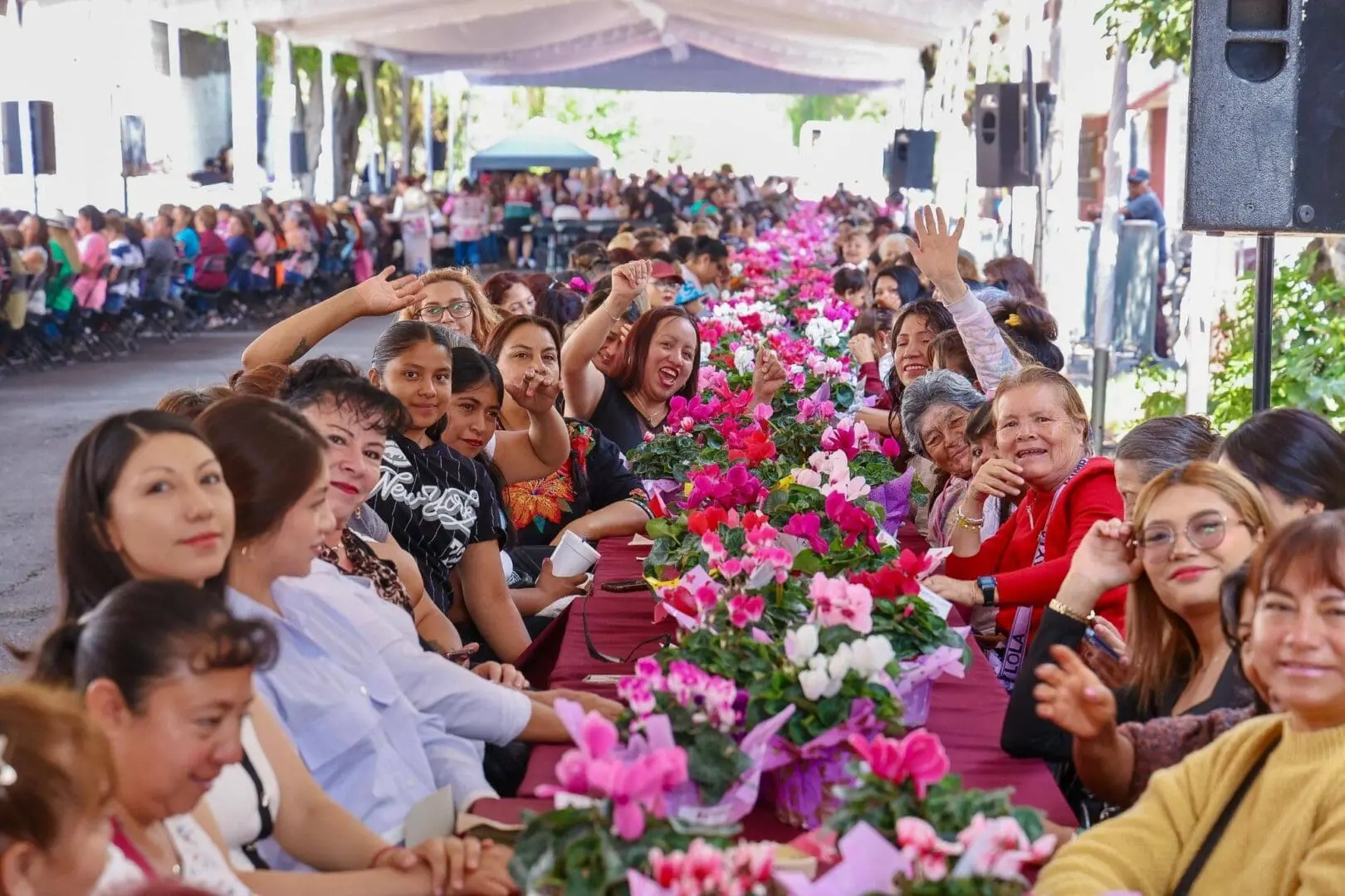 Brugada homenajea a las madres y reivindica trabajo de cuidados en CDMX