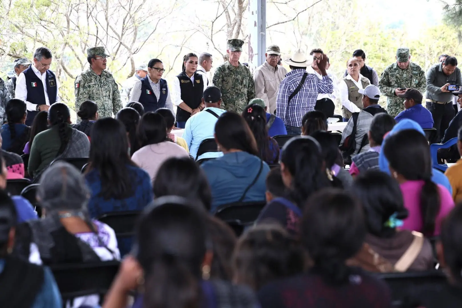 Autoridades recorren comunidades de Chilapa tras violencia y desplazamientos
