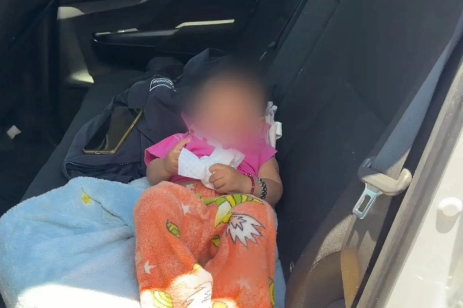 Abandonan a bebé de seis meses en taxi de aplicación en Ecatepec; DIF lo pone bajo resguardo