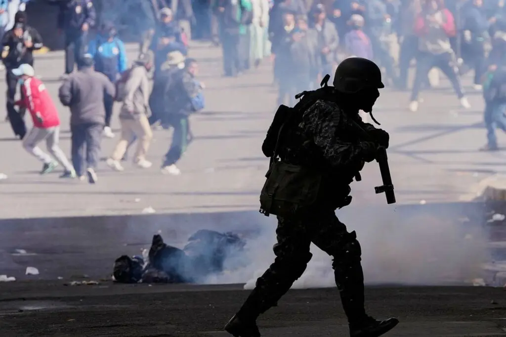 Bolivia registra un fallecido tras protestas el fin de semana contra Rodrigo Paz