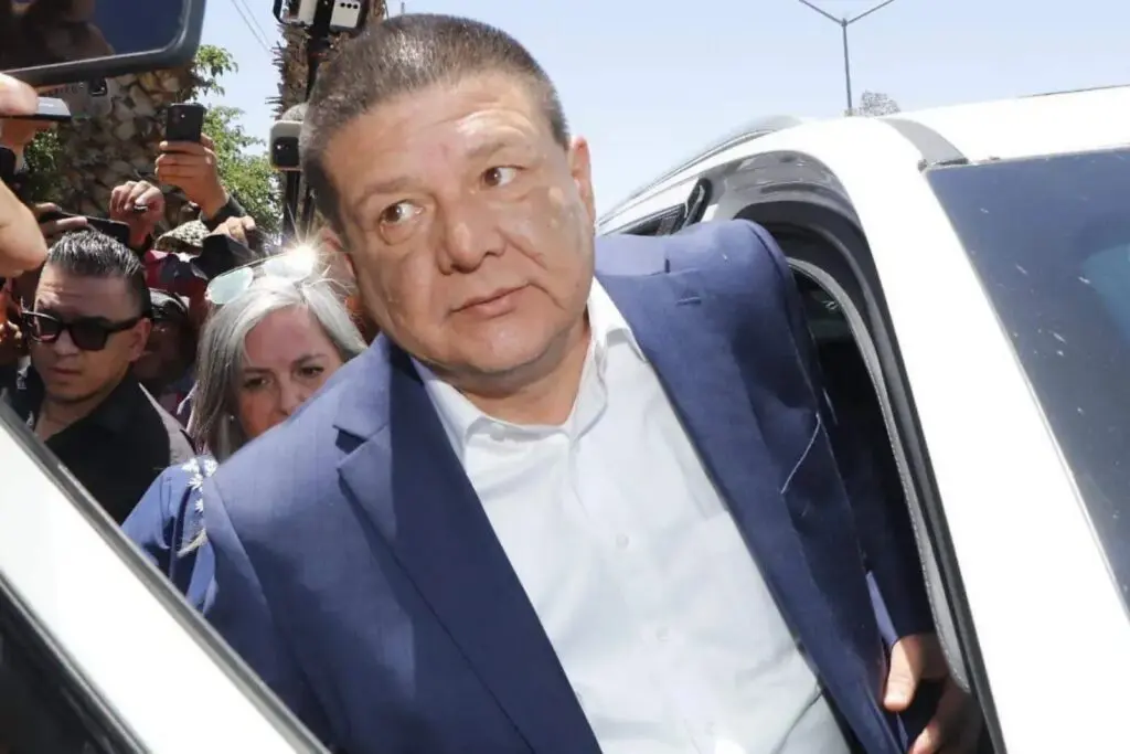 César Jáuregui comparece ante FGR por investigación del caso CIA-Chihuahua