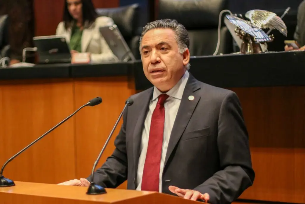 Enrique Inzunza pide licencia al Senado tras señalamientos por narcotráfico
