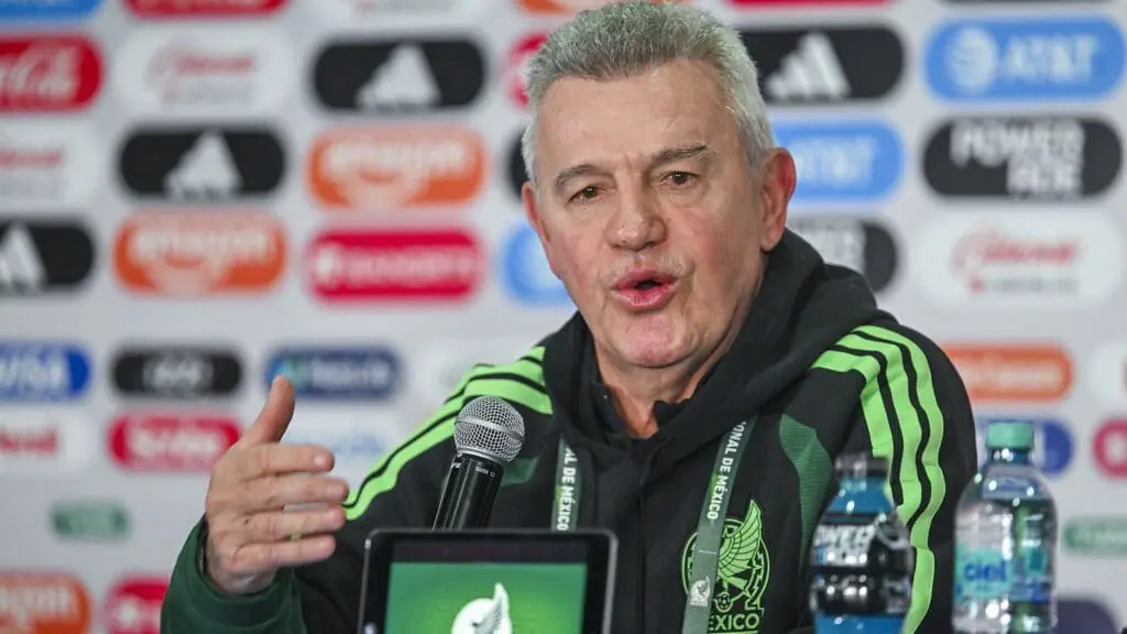 Javier Aguirre espera a los convocados en el CAR antes de la hora límite