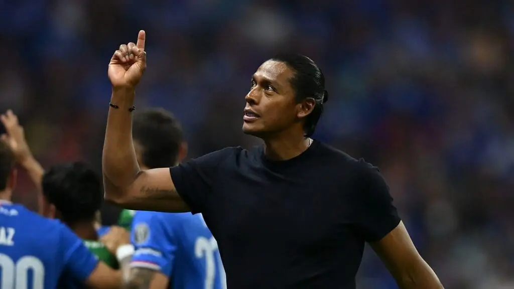 Joel Huiqui quiere seguir como director técnico de Cruz Azul
