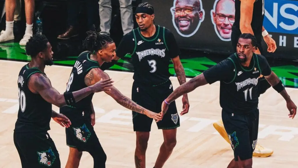 Timberwolves eliminan a Nuggets en los playoffs