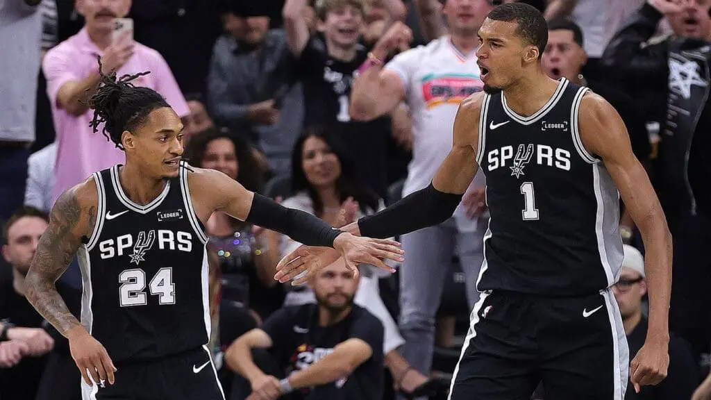 Wembanyama brilla en triunfo de San Antonio en Juego 5 contra Minnesota