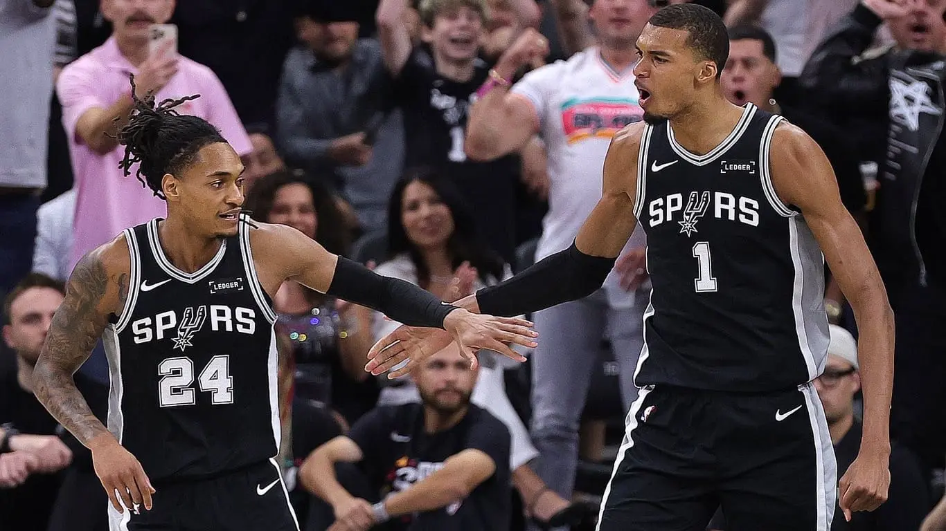 Wembanyama brilla en triunfo de San Antonio en Juego 5 contra Minnesota