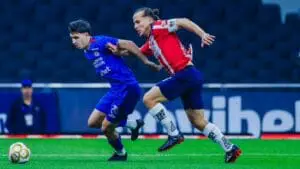 Chivas toman ventaja ante Cruz Azul