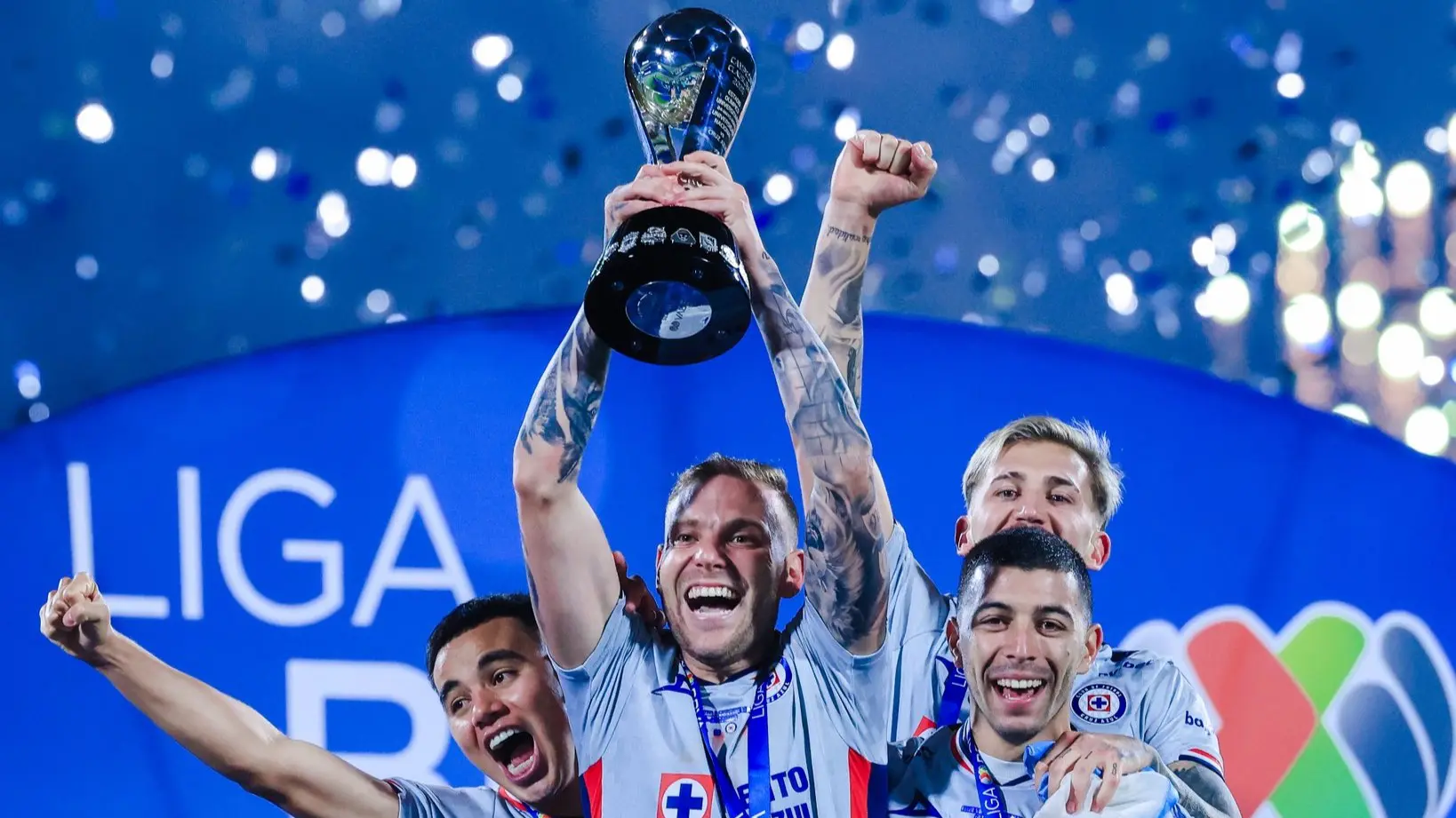 Cruz Azul se apunta a torneo de verano con FC Barcelona