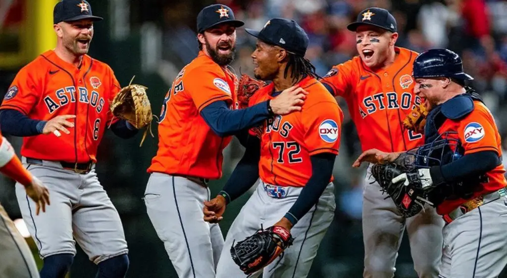 Pitchers de Astros se combinan para un no-hitter