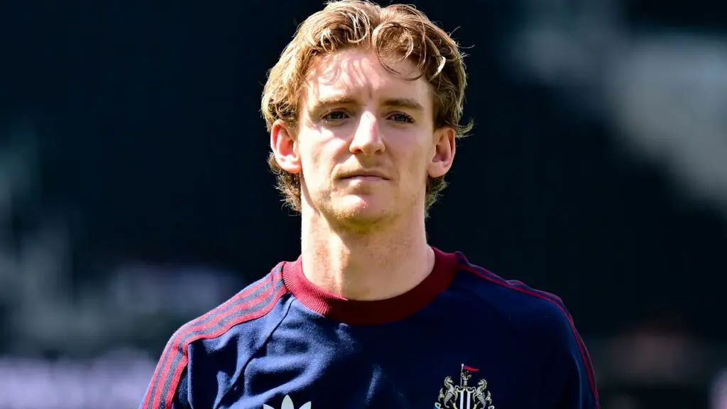 Barcelona logra acuerdo para fichar a Anthony Gordon