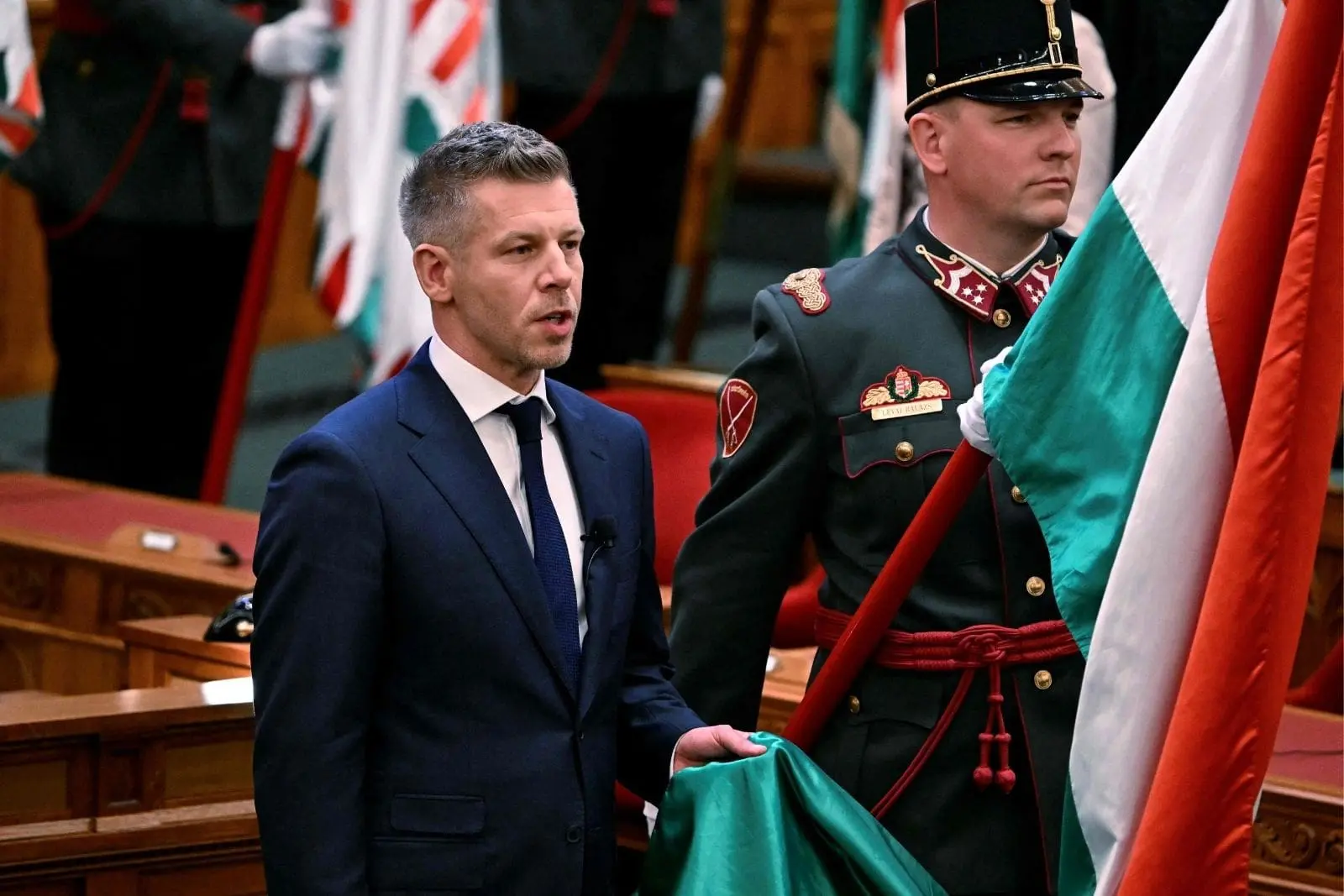 Péter Magyar asume cargo como Primer ministro de Hungría