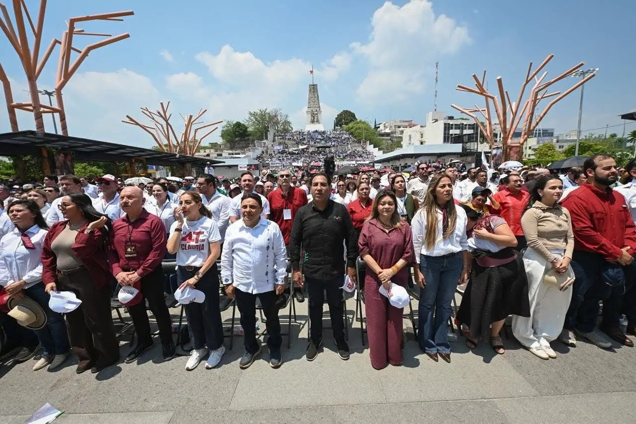 Miles de chiapanecos asisten al Parque Bicentenario para escuchar el Informe de Rendición de Cuentas de la Presidenta Sheinbaum