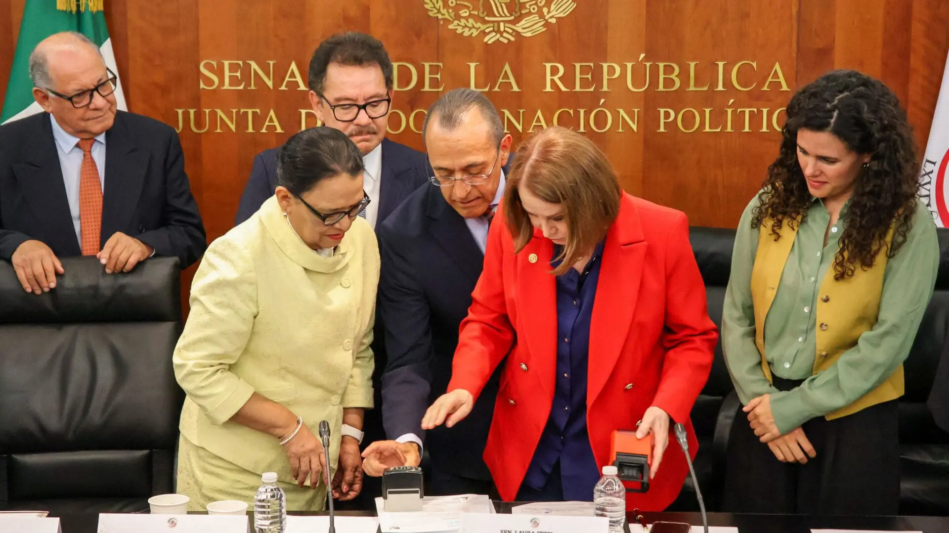 Congreso recibe iniciativa del Ejecutivo para aplazar elección judicial