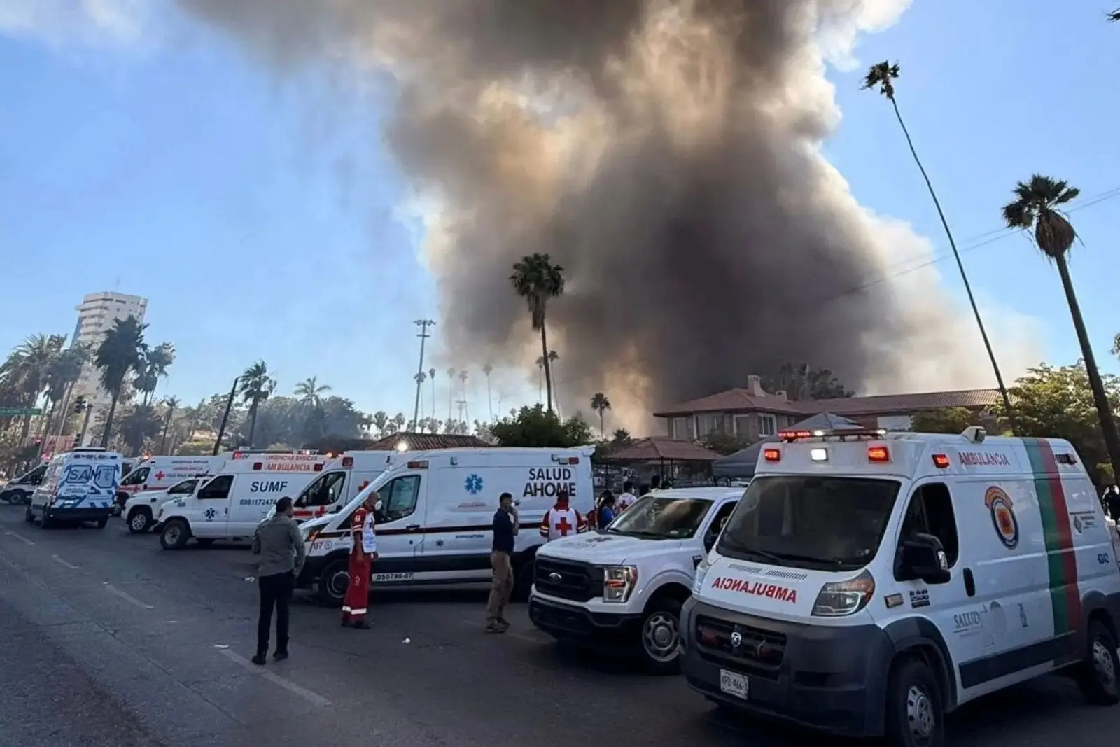 Tragedia en Los Mochis: incendio en plaza comercial deja seis muertos y decenas de heridos