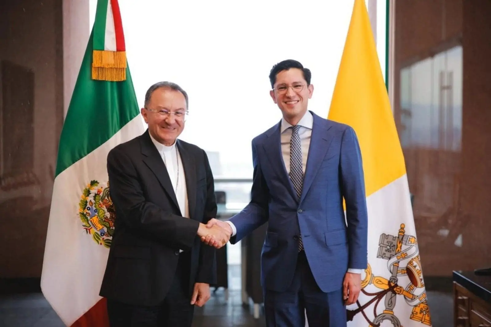 México y el Vaticano fortalecen relación tras reunión entre Roberto Velasco y Joseph Spiteri