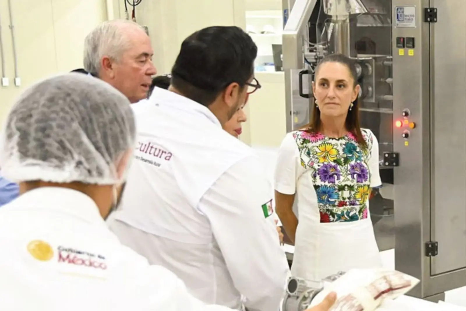 Claudia Sheinbaum inaugura moderna planta pasteurizadora de leche en Campeche
