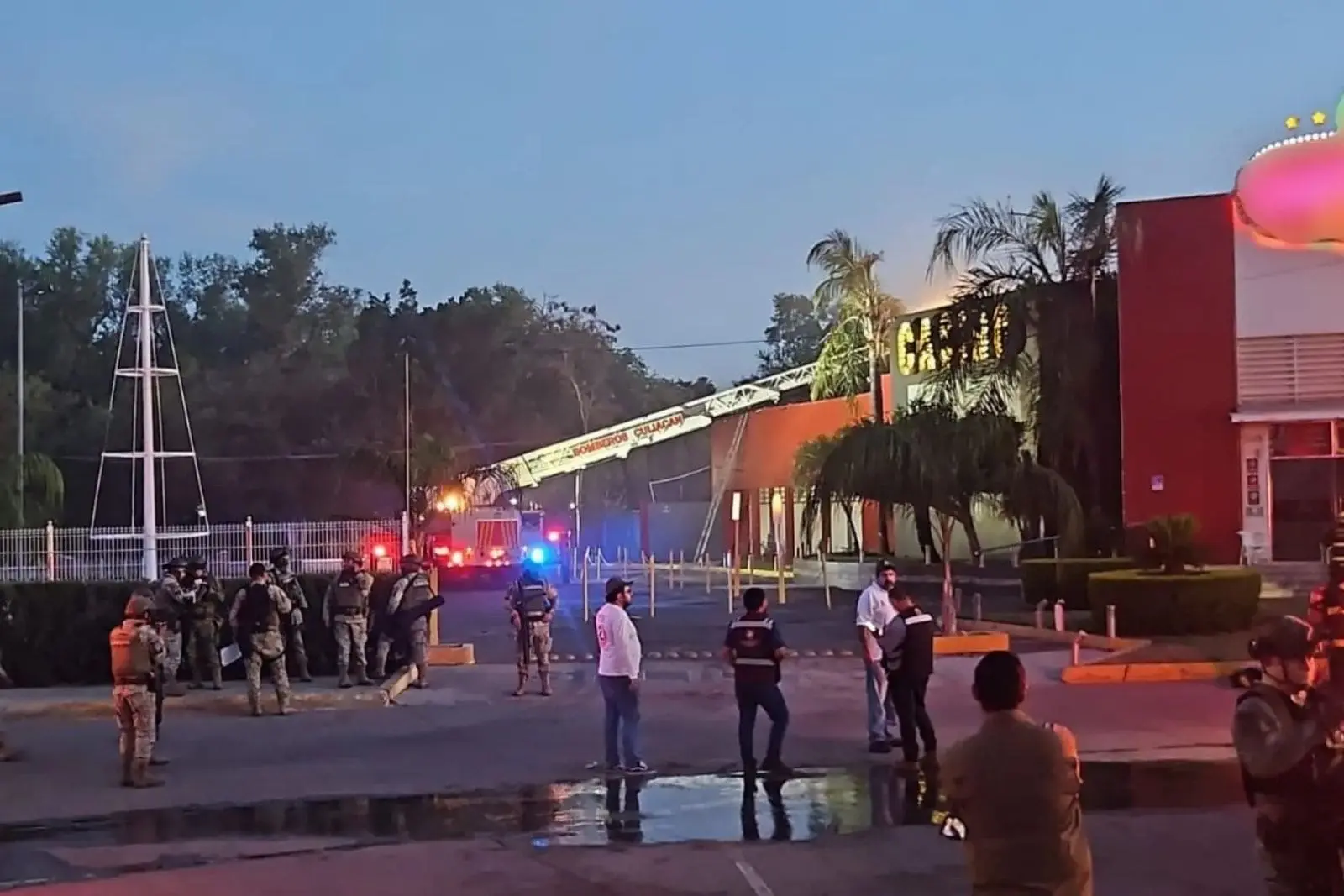 Muere trabajadora tras incendio provocado en casino de Culiacán