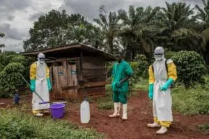 Uganda confirma tres nuevos casos de ébola y llama a mantener la calma ante avance del brote
