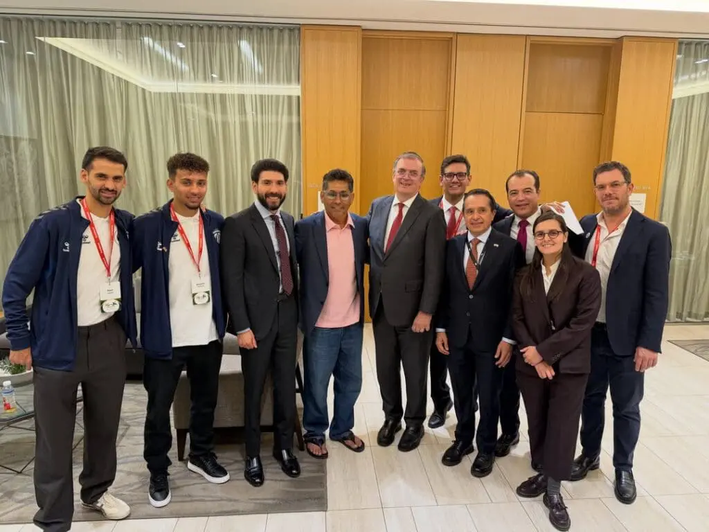 Marcelo Ebrard en Toronto