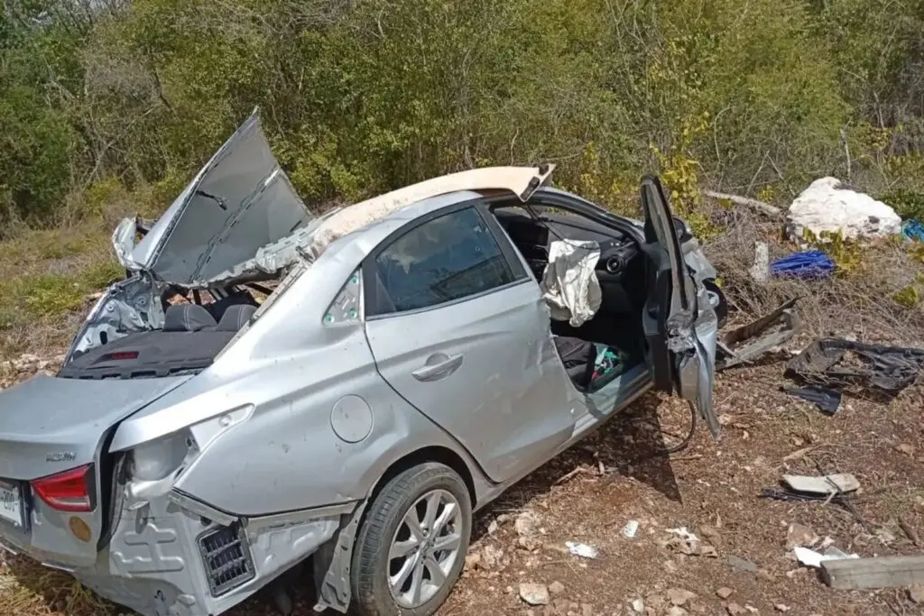 Fatal choque en carretera de Mérida deja cinco muertos; entre víctimas hay dos menores de edad