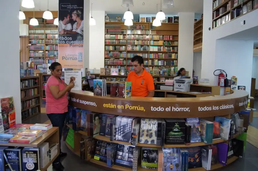 Cierran la librería Porrúa en Tuxtla Gutiérrez