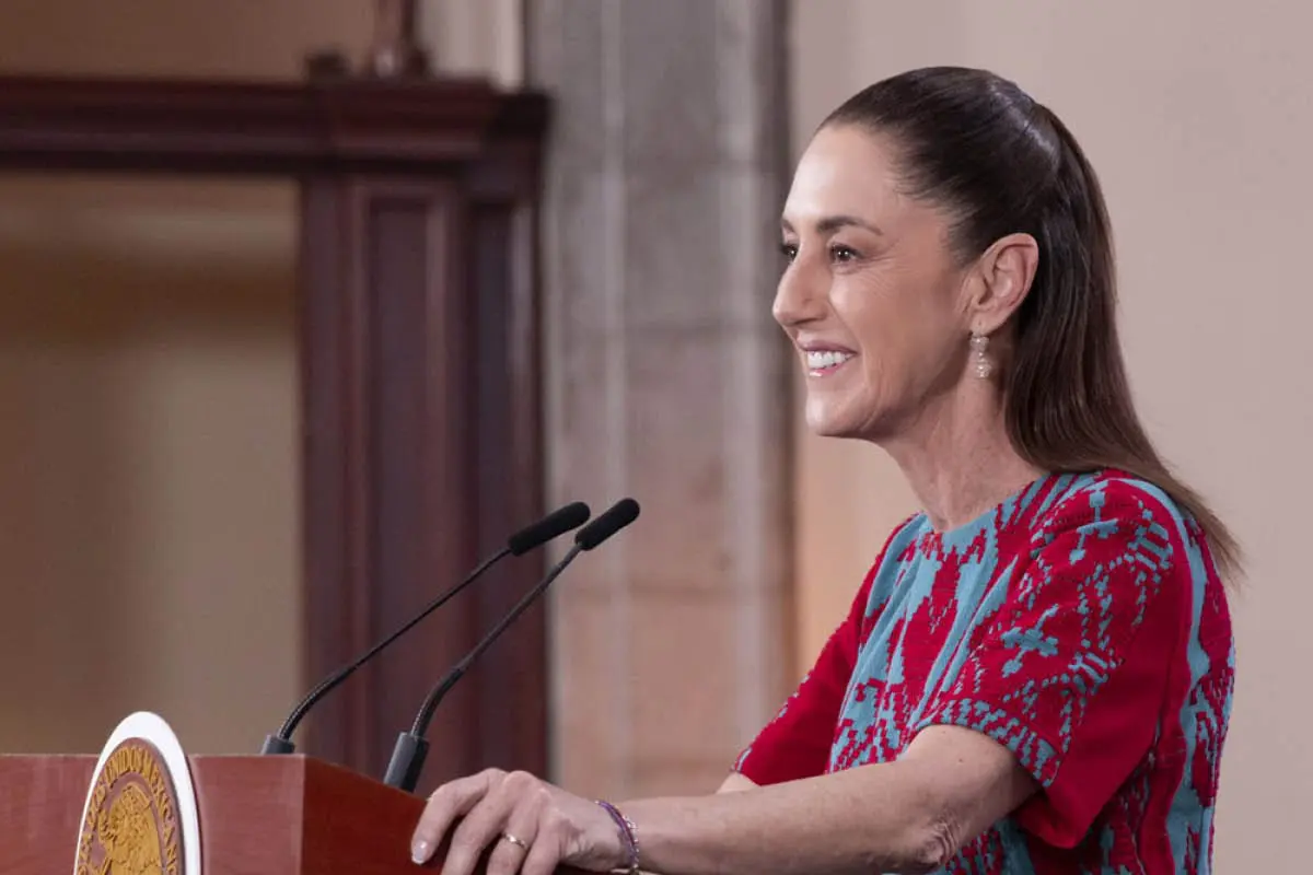 Claudia Sheinbaum anuncia el programa 'Volver a Crecer', cuyo objetivo es reestructurar 69.658 créditos impagados para pequeños productores.
