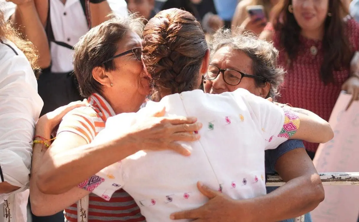 Sheinbaum festeja Día de las Madres en Sonora; entrega Pensión Mujeres Bienestar