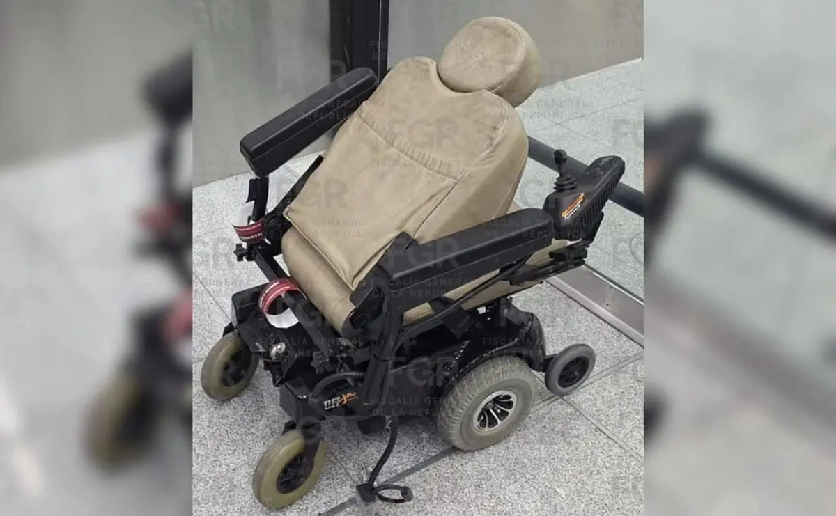 Vinculan a proceso a individuo por transportar cocaína en silla de ruedas en el AICM