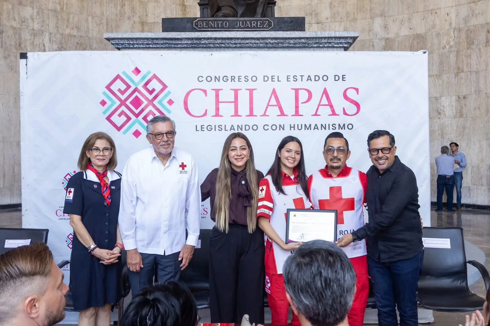 Red Cross volunteers receiving certificate at Chiapas