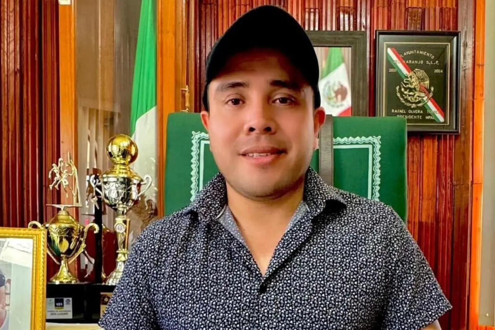 Alcalde de San Luis genera controversia por invitar a celebrar el Día del Padre "con chicas buena onda"