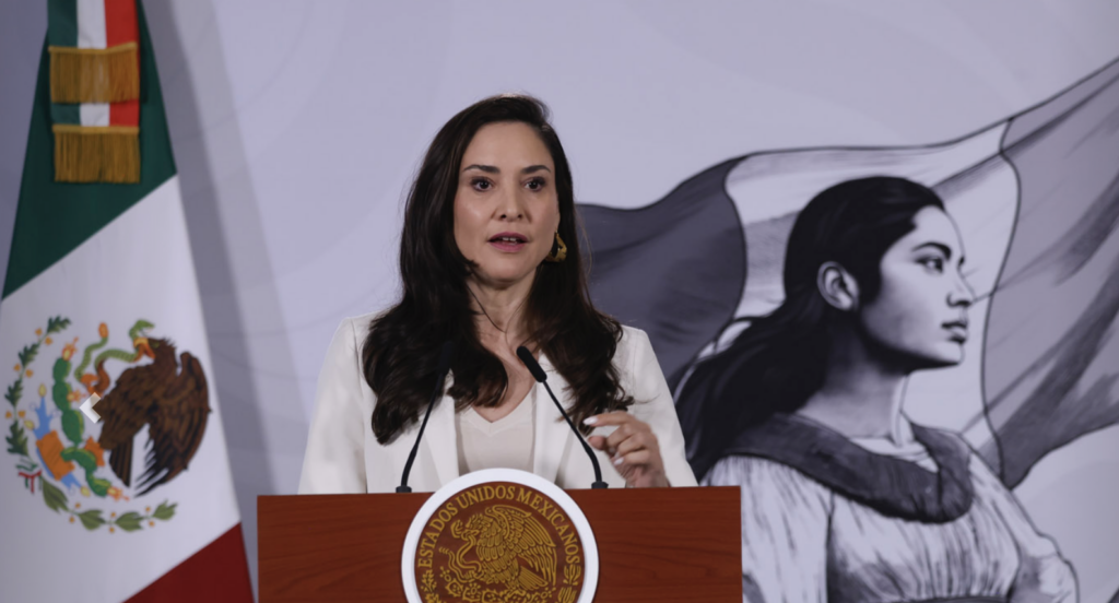 Claudia Curiel de Icaza en la mañanera de Palacio Nacional