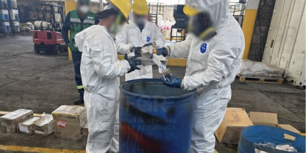 La Fiscalía General de la República eliminó más de 28 mil unidades y 2.3 kilos de fentanilo asegurado durante investigaciones en Querétaro
