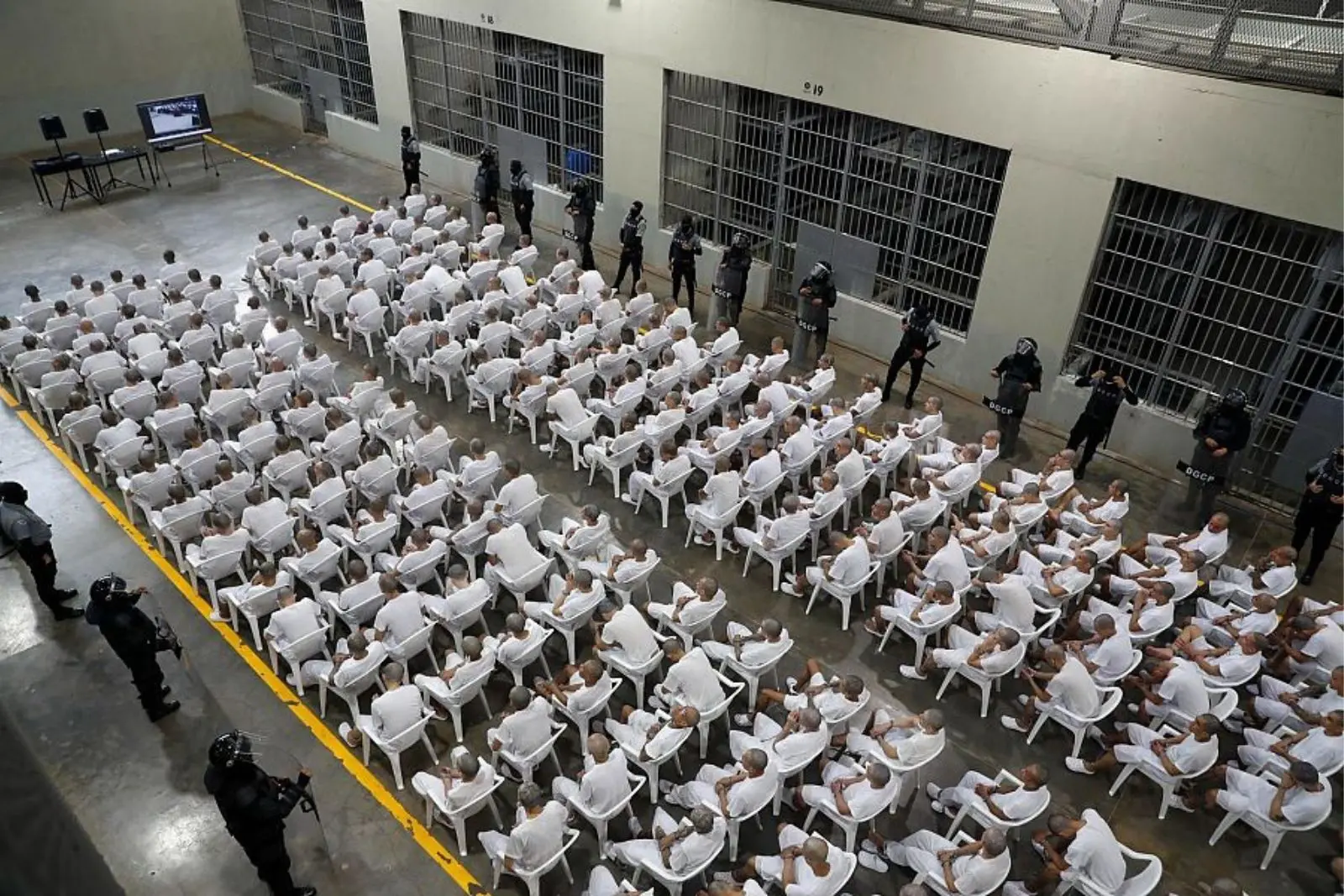 Condenan a 254 pandilleros a penas de hasta 85 años de prisión en El Salvador