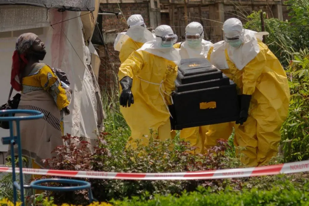 Congo eleva a 452 los casos confirmados de ébola; brote deja 82 muertes