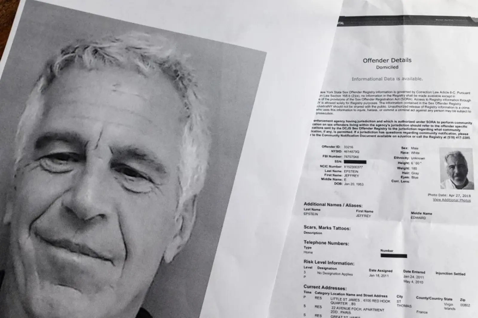 Juez de EU ordena revelar el contenido censurado de los archivos Epstein