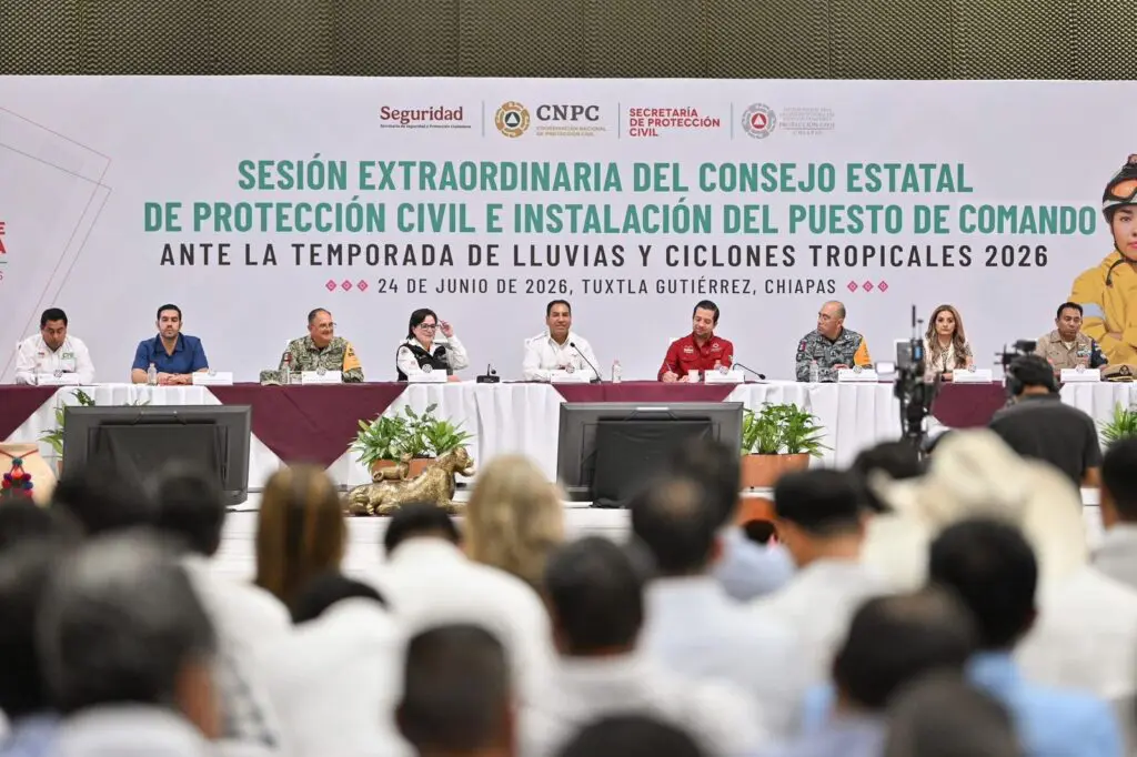 Civil protection council meeting with officials