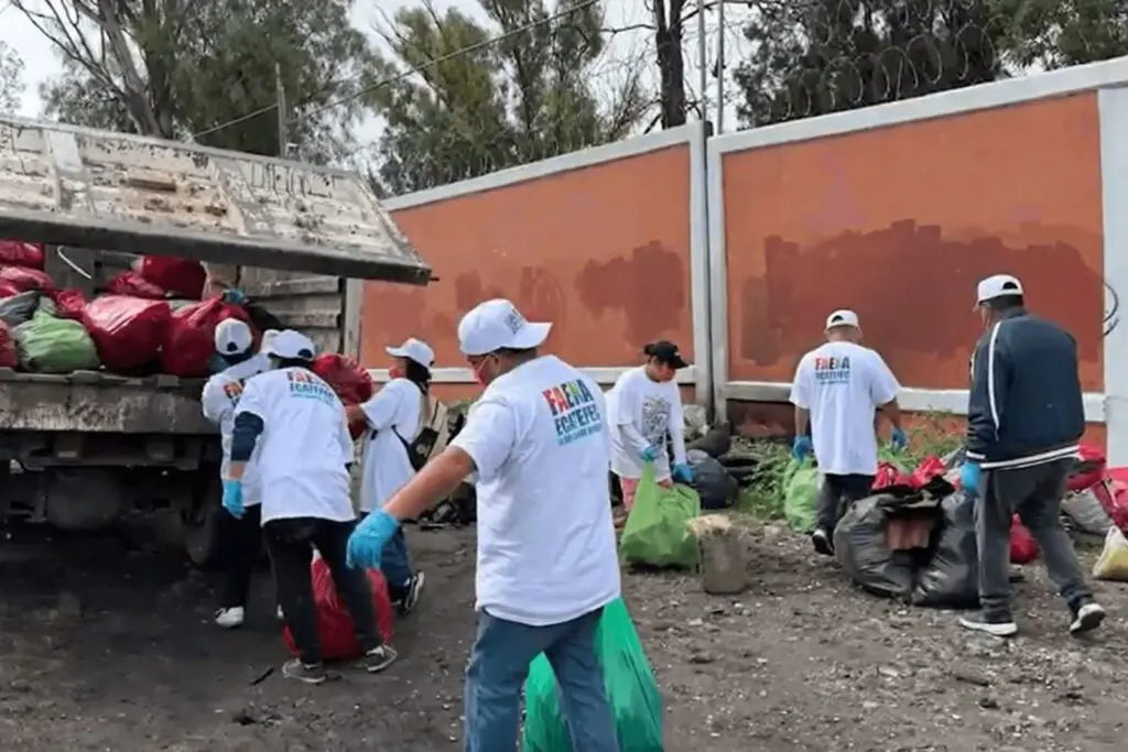 Ecatepec hace historia con faena de limpieza más grande de México
