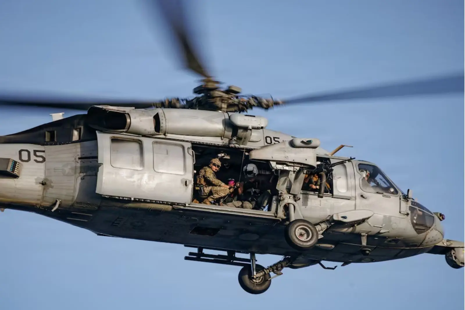Estados Unidos responde con ataques contra Irán tras derribo de un helicóptero militar