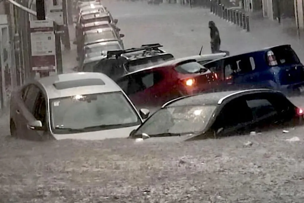 Fuertes lluvias en Puebla dejan un muerto, inundaciones y severo colapso vial