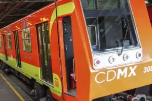 Metro instala muros antigraffiti en Línea 2 para agilizar limpieza
