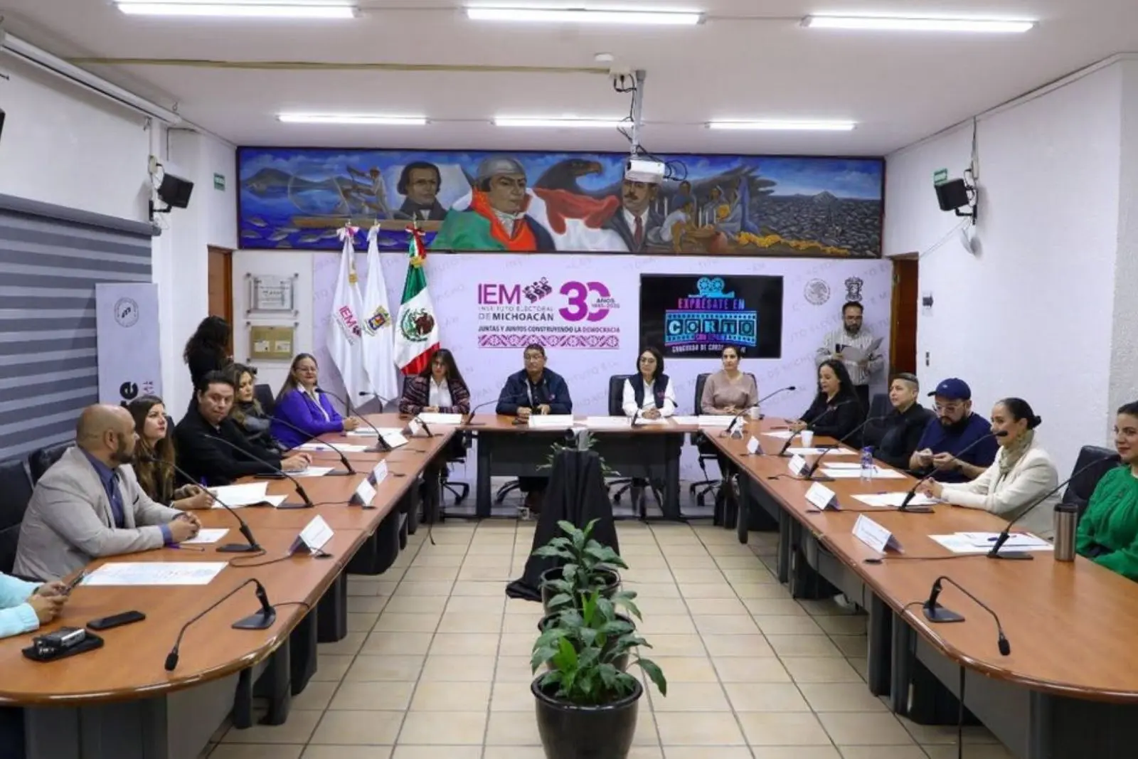INE destituye a cinco consejeros del Instituto Electoral de Michoacán; acusan exceso de atribuciones