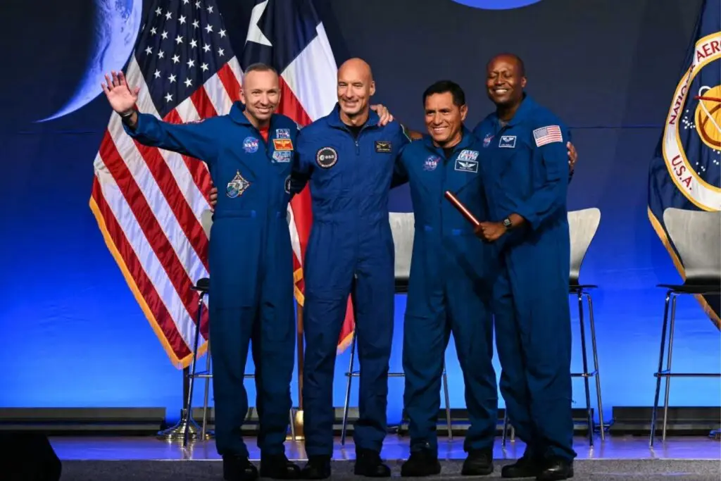 NASA revela tripulación de Artemis III; objetivo es el regreso de la humanidad a la Luna