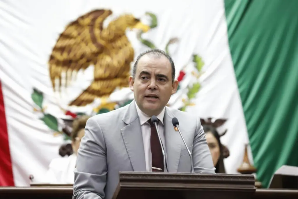 Presidente del Congreso de Michoacán ofrece disculpas tras polémica por narcocorrido en Pleno