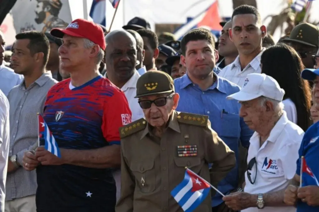 Raúl Castro reaparece en público tras acusación penal en Estados Unidos