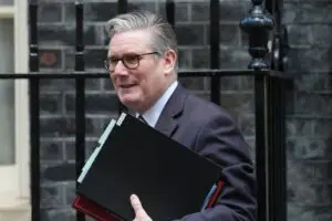 Keir Starmer, primer ministro de Reino Unidos, renuncia al cargo tras poco apoyo nacional