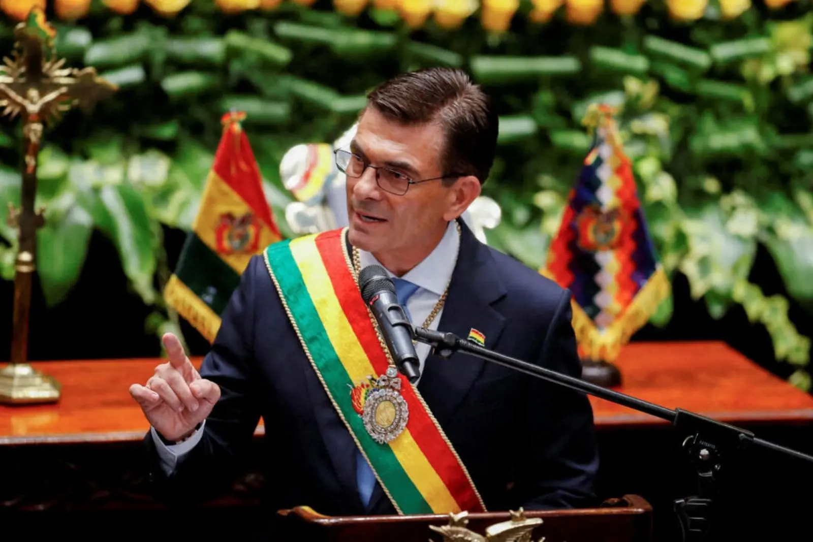 Presidente de Bolivia reacciona a protestas; afirma que "los violentos no pueden ganar"